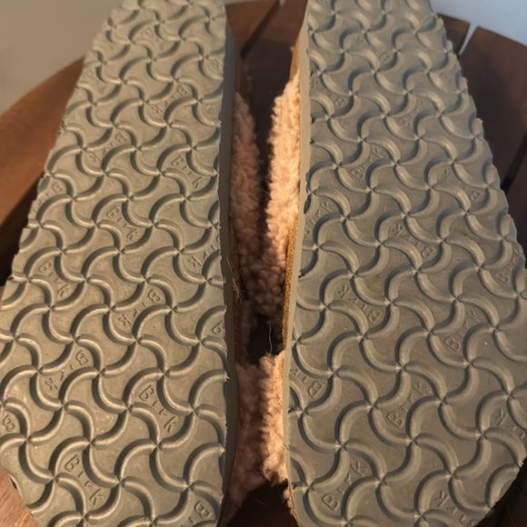 Fluffy Pink Cross-Strap Sandals - Picture 4 of 5